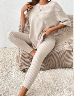 Women’s 2-Piece Drop-Shoulder T-Shirt & Leggings Set – Casual Urban Outfit with 3/4 Sleeves